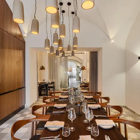 阿蒙吧萨多斯基热舒夫酒店