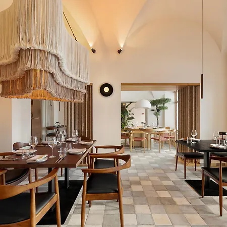 Ambasadorski Hotel 4*