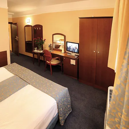 Ambasadorski Hotel 4*