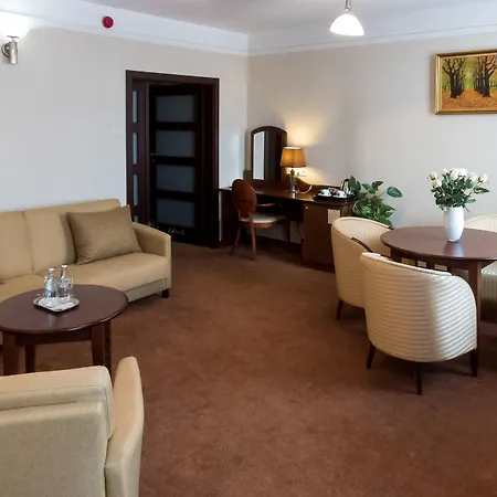 Готель Ambasadorski