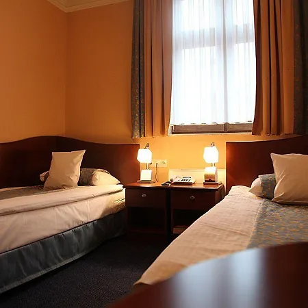 Готель Ambasadorski