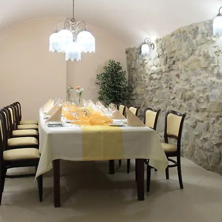 Ambasadorski Hotel 4*