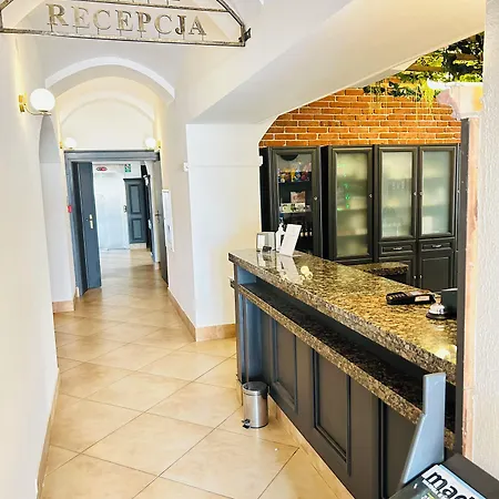 Готель Ambasadorski