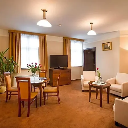 Ambasadorski 4*