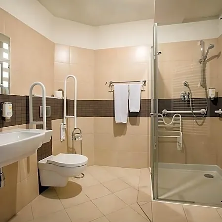 Ambasadorski Hotel 4*