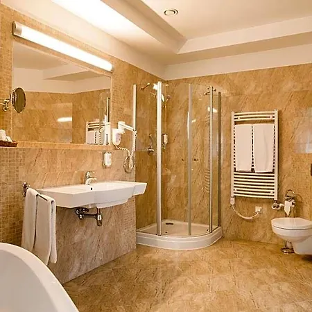 Ambasadorski Hotel 4*
