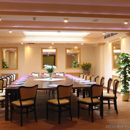 酒店 阿蒙吧萨多斯基热舒夫酒店