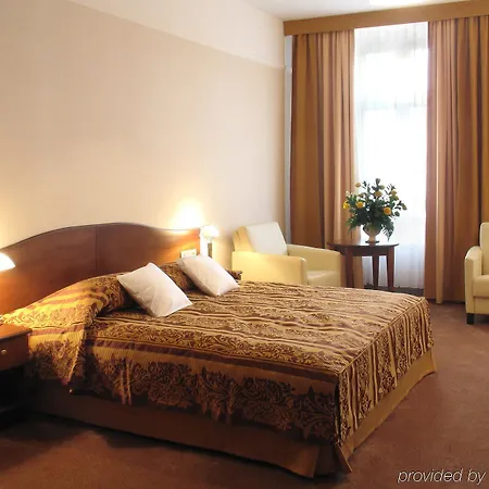 Ambasadorski 4*