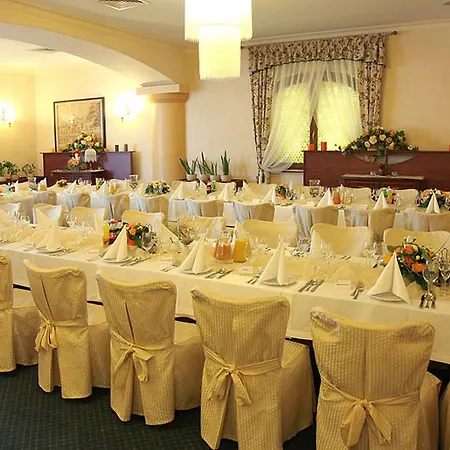 Готель Ambasadorski 4*