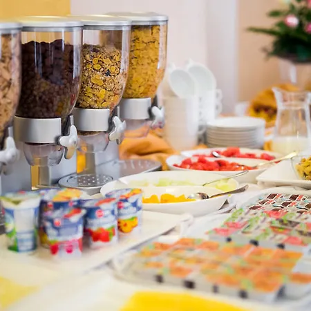 Готель Ambasadorski