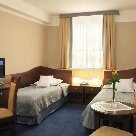 阿蒙吧萨多斯基热舒夫酒店 热舒夫