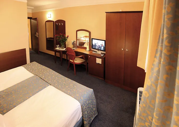 Ambasadorski Hotel 4*