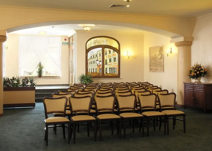 فندق Ambasadorski رشيشوف